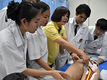 Practice the injection into the muscles
of the body.