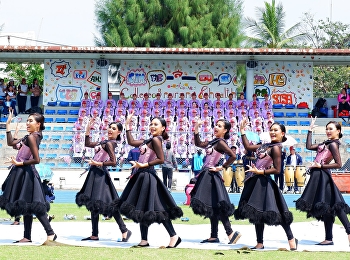 ภาพบรรยากาศการแสดงศักยภาพของกองเชียร์และผู้นำเชียร์
วิทยาลัยพยาบาลและสุขภาพ
ในการแข่งขันกีฬาสุนันทาสามัคคี ครั้งที่
30 “The spirit of unity”