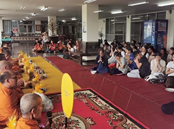 New Year merit making ceremony at
Ratchadaphisek Taling Chan Dormitory