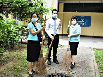 Associate Dean for Research and Academic
Services Led college personnel of
nursing and health Participate in
volunteer activities