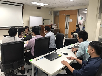 Staff of College of Nursing and Health
Attend meetings to create knowledge and
understanding and exchange knowledge.
With experts