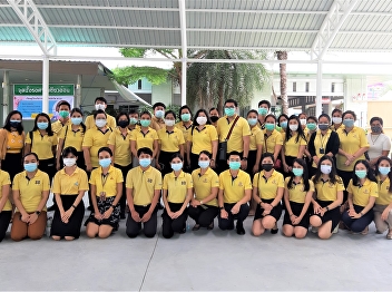 College of Nursing and Health personnel
receive the 1st Sinovac vaccine.