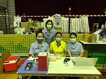 Lecturer at the College of Nursing and
Health Join to work as a volunteer nurse
to vaccinate against Coronavirus Disease
2019 (COVID-19) with the Public Health
Service Center 52