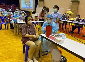 ผู้บริหาร อาจารย์วิทยาลัยพยาบาลและสุขภาพ
ให้บริการฉีดวัคซีนป้องกันไข้หวัดใหญ่ 3
สายพันธุ์ ให้กับผู้บริหาร อาจารย์
บุคลากร
นักศึกษาของมหาวิทยาลัยราชภัฏสวนสุนันทา
และประชาชนทั่วไป