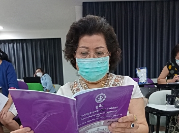 Self-Assessment Report Writing
Conference for Accreditation of the
Institute of Nursing and Midwifery
together with the dean of various
departments and teachers responsible for
the course